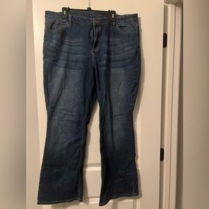 EUC LANE BRYANT MID RISE BOOTCUT JEANS SIZE 22 Regular length